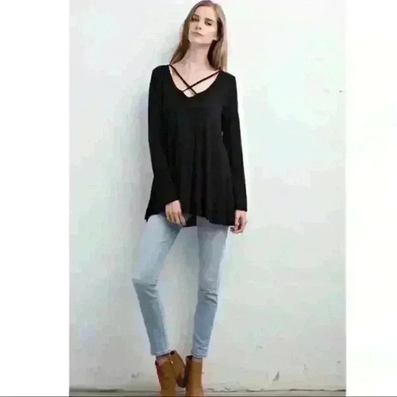 Jodifl Long Sleeve Criss Cross Top‎ Size Medium - Picture 1 of 6